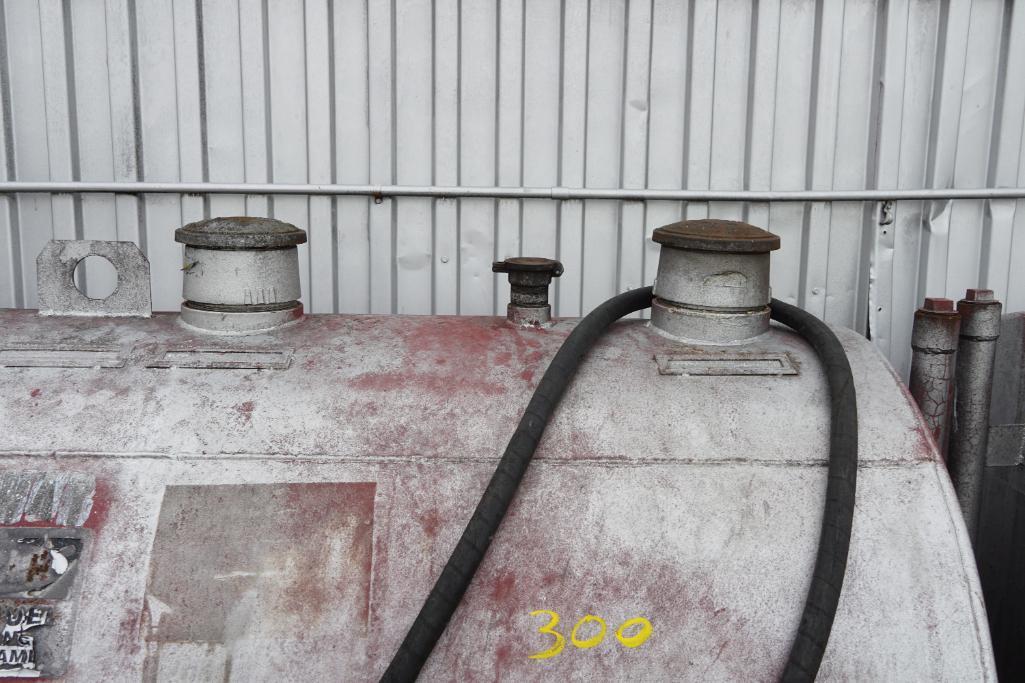 1000 gallon Fuel Tank with Pump