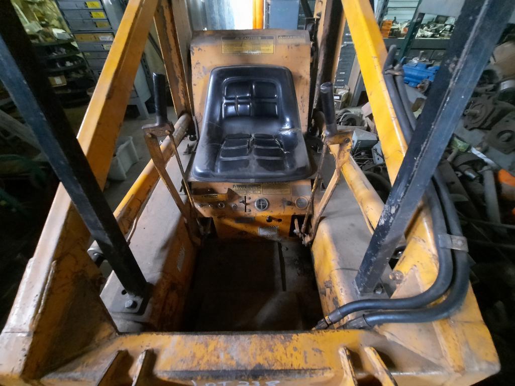 Case 1816 Skid Steer