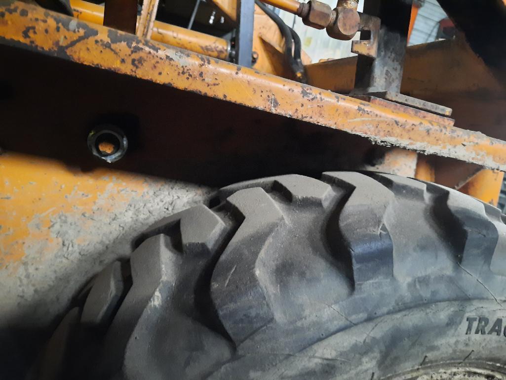 Case 1816 Skid Steer