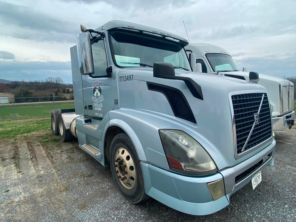 2013 Volvo VNL Truck