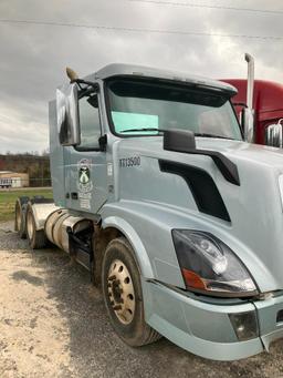 2013 Volvo VNL Truck