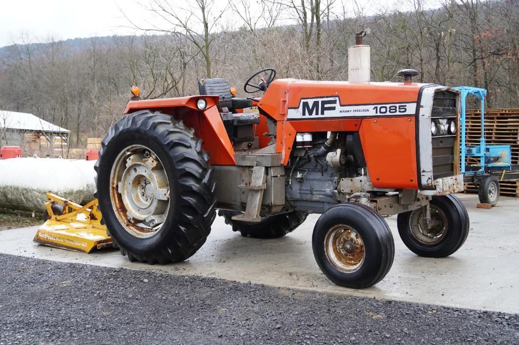 Massey Ferguson 1085 Tractor