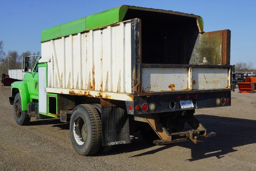 1994 Ford F700 Chip Truck*