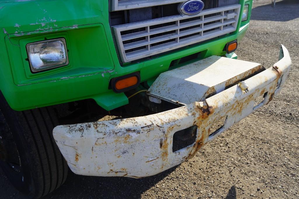 1994 Ford F700 Chip Truck*