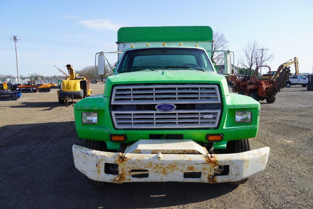 1994 Ford F700 Chip Truck*