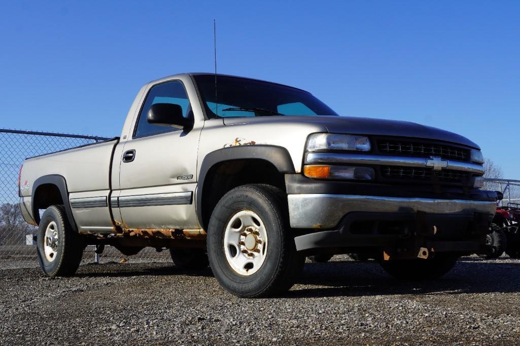 2000 Chevrolet Silverado Pickup Truck