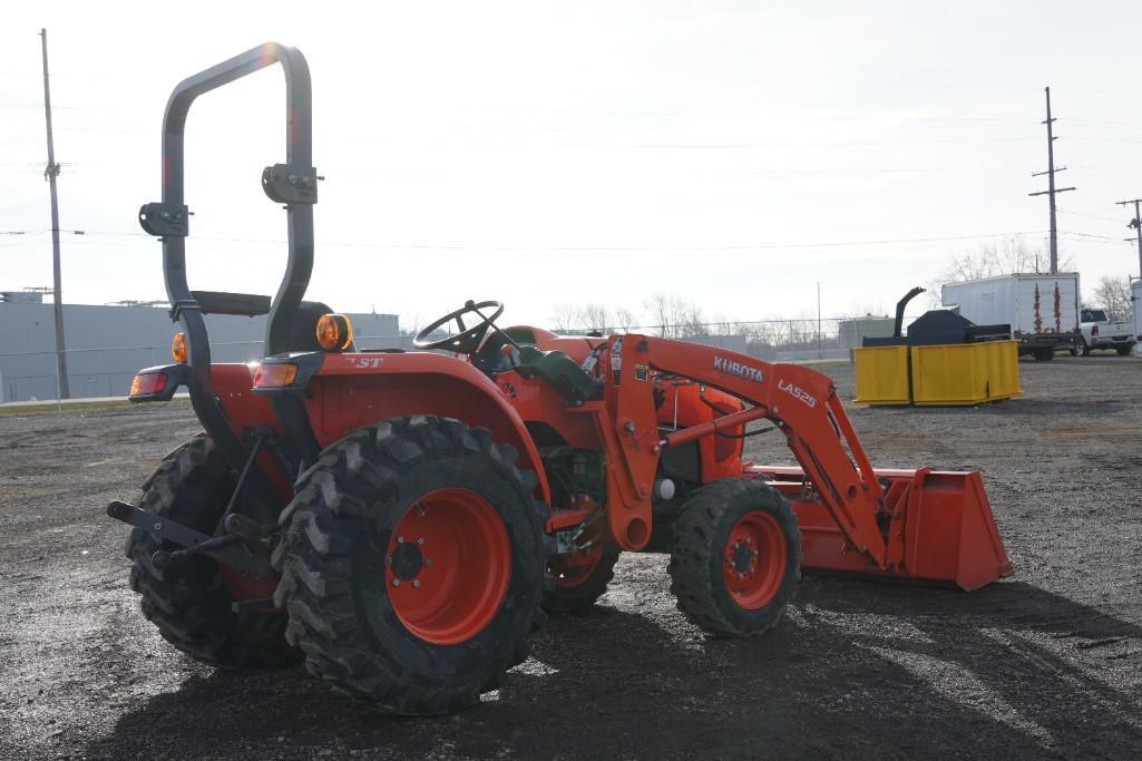 Kubota L3301HST Tractor