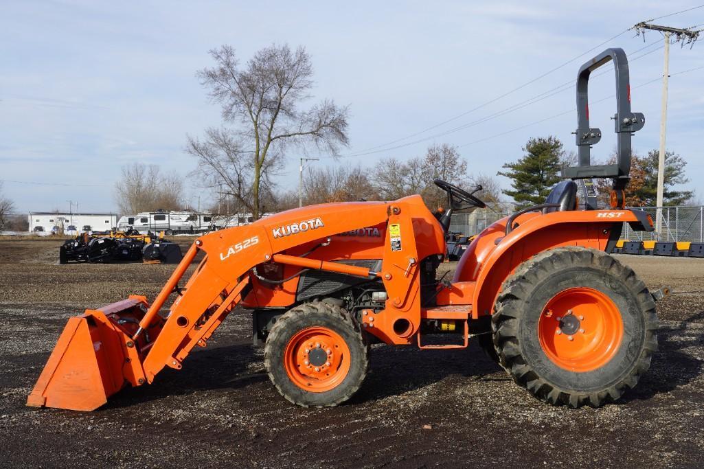 Kubota L3301HST Tractor