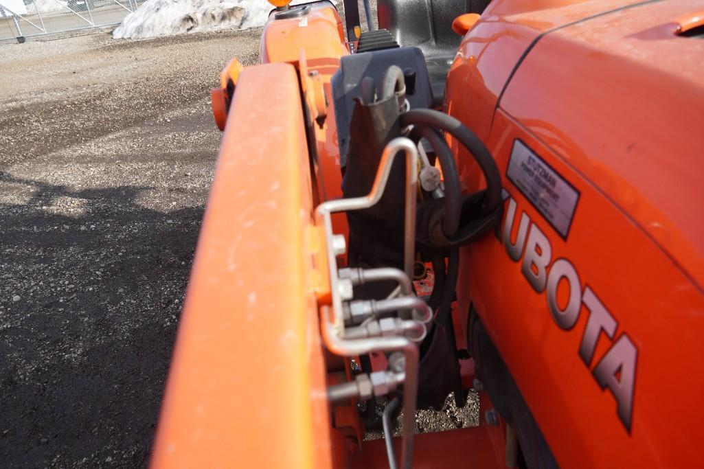 Kubota L3301HST Tractor