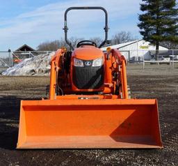 Kubota L3301HST Tractor