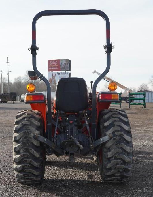 Kubota L3301HST Tractor