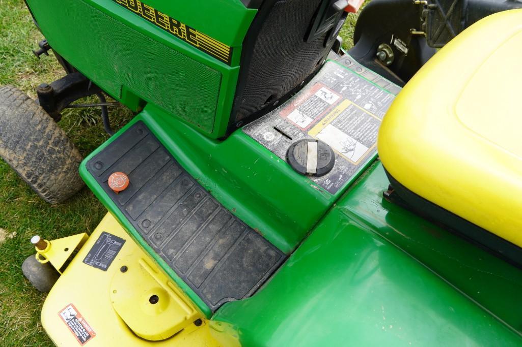 John Deere 425 Tractor w/ MC519 Material Collection Cart