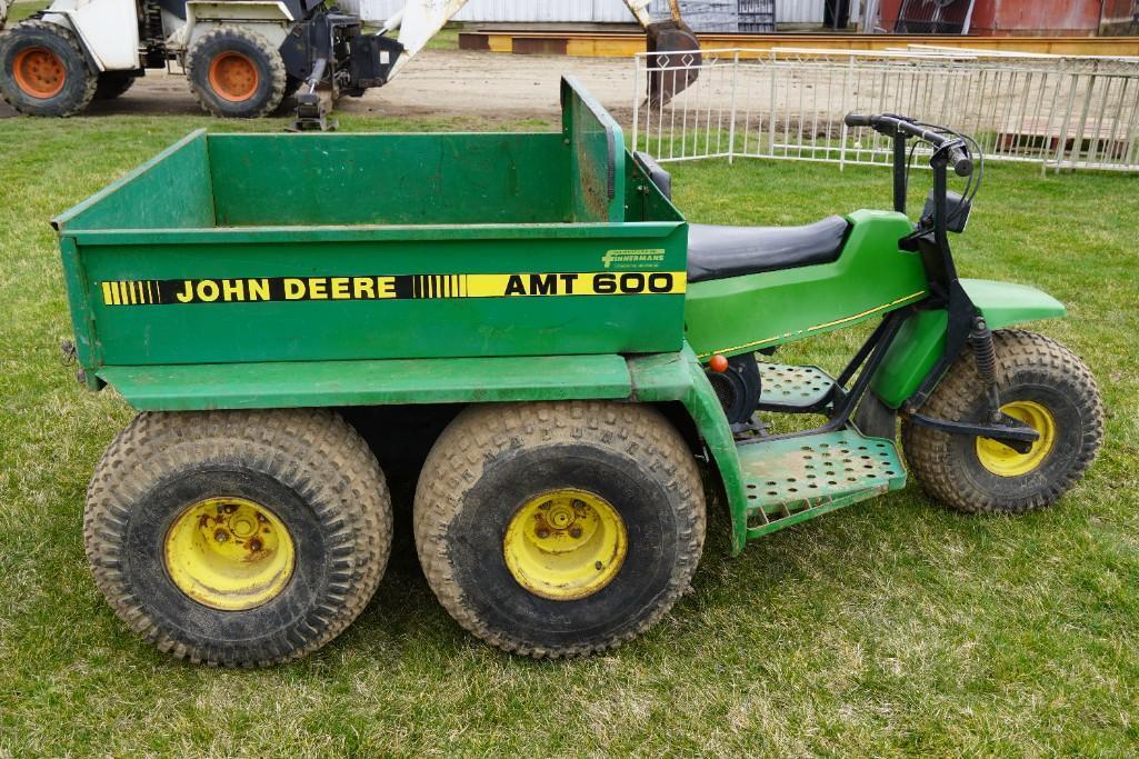 John Deere AMT 600 ATV