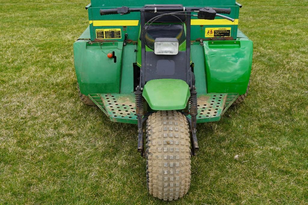 John Deere AMT 600 ATV