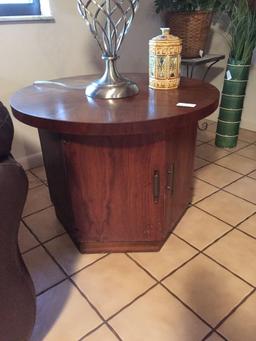 Pair of Matching Wood Round End Tables With storage