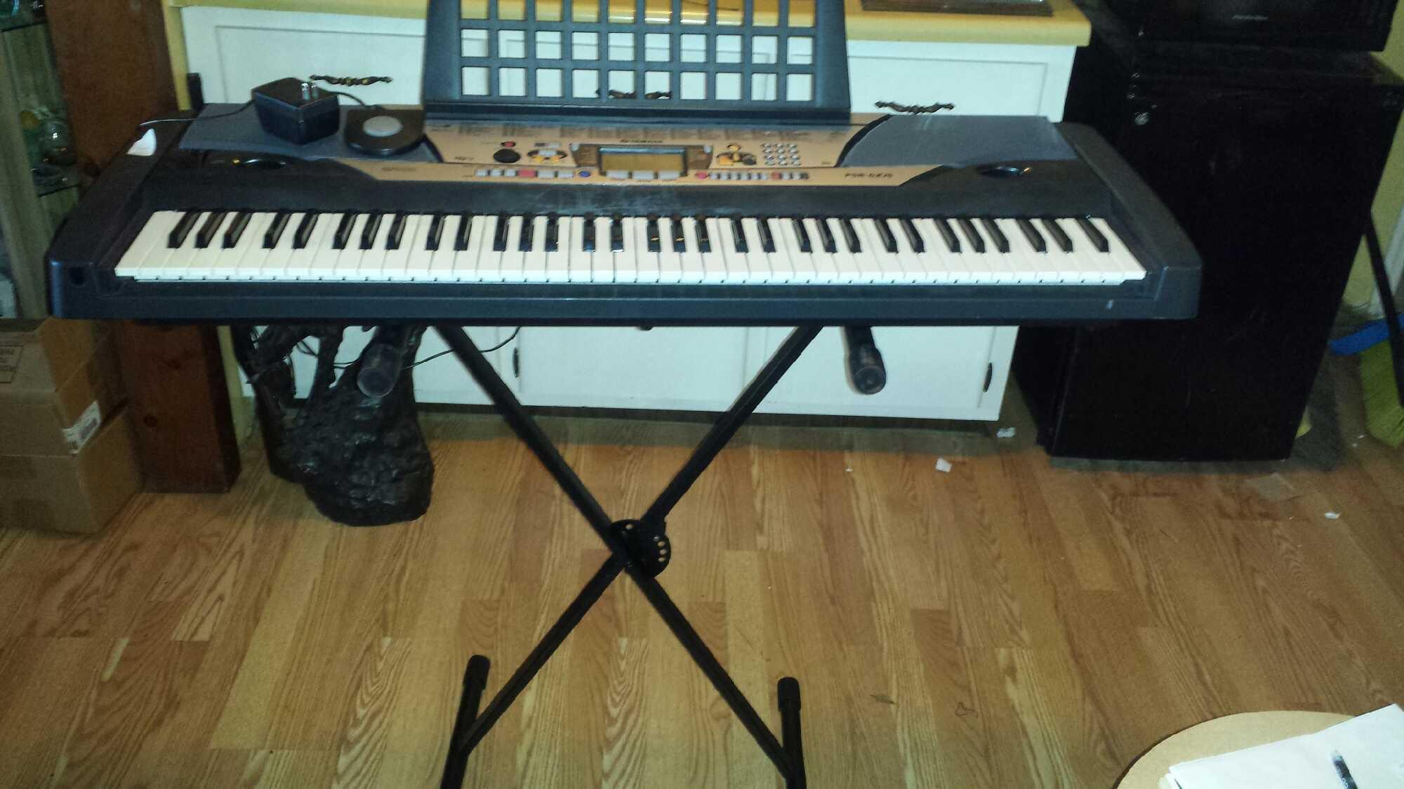 Yamaha Portatone PSR-GX76 Keyboard with Stand, Case, & Owner's Manual