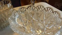 4 Exciting Glass Pieces. (2) compotes (1) small dish (1) serving tray with handles