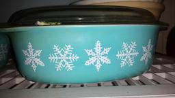 (2) Vintage 2.5 Qt Pyrex Rare Blue Snowflake Casserole Dishes, (2) Lids, one not pictured