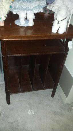 Very Nice vintage Wooden End Table with vinyl album storage