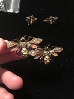 Amazing signed sterling and enamel honey bee pin and earring set