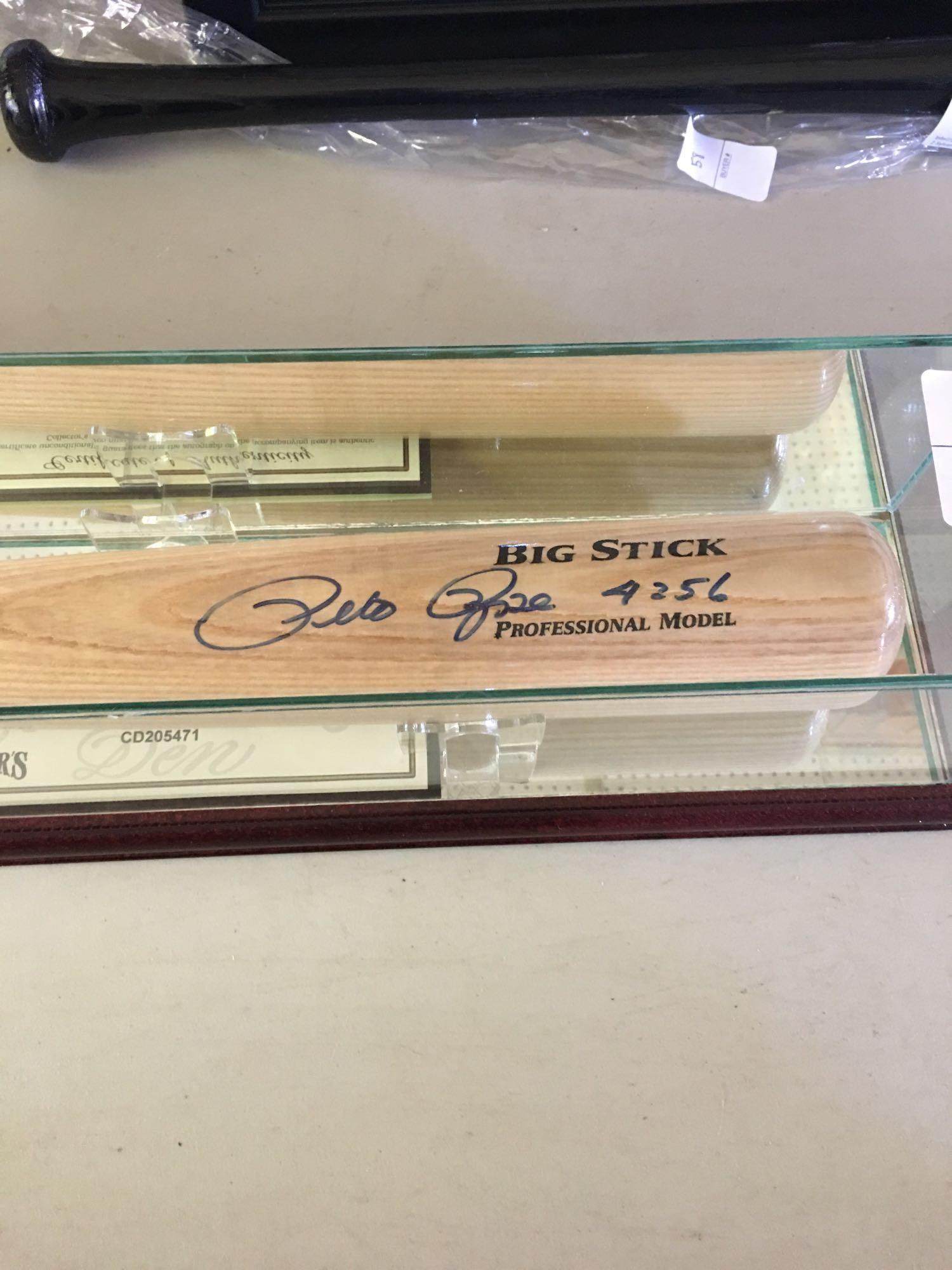 Pete Rose 4256 autographed Rawlings full size bat in custom dislplay case