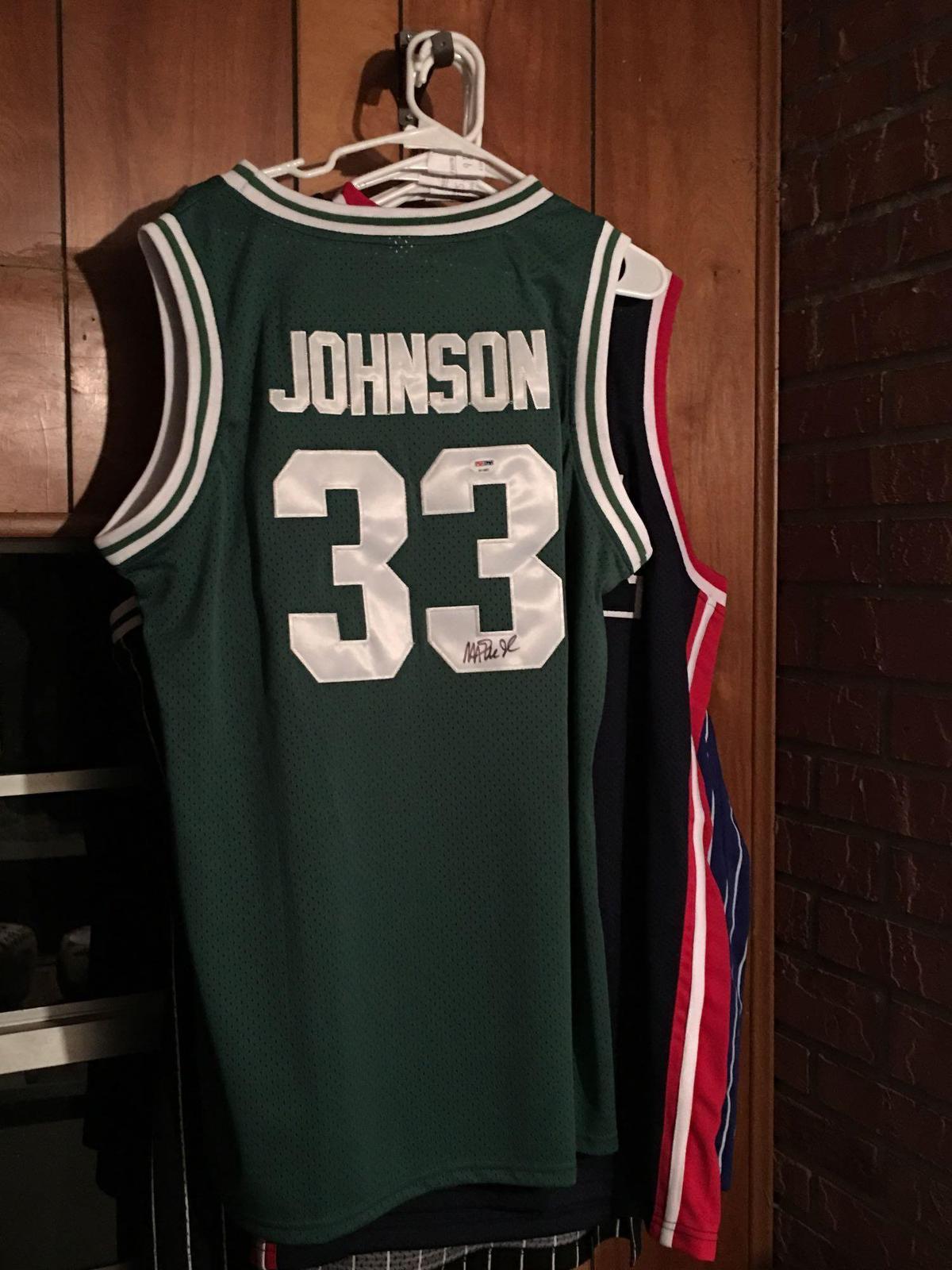 Magic Johnson autographed Michigan State jersey with PSA authentication! Wow