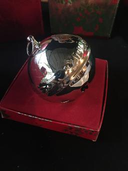 1990 Wallace Silversmiths Christmas Bell