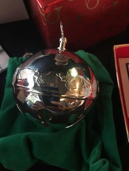 1996 Wallace Silversmiths Christmas Bell