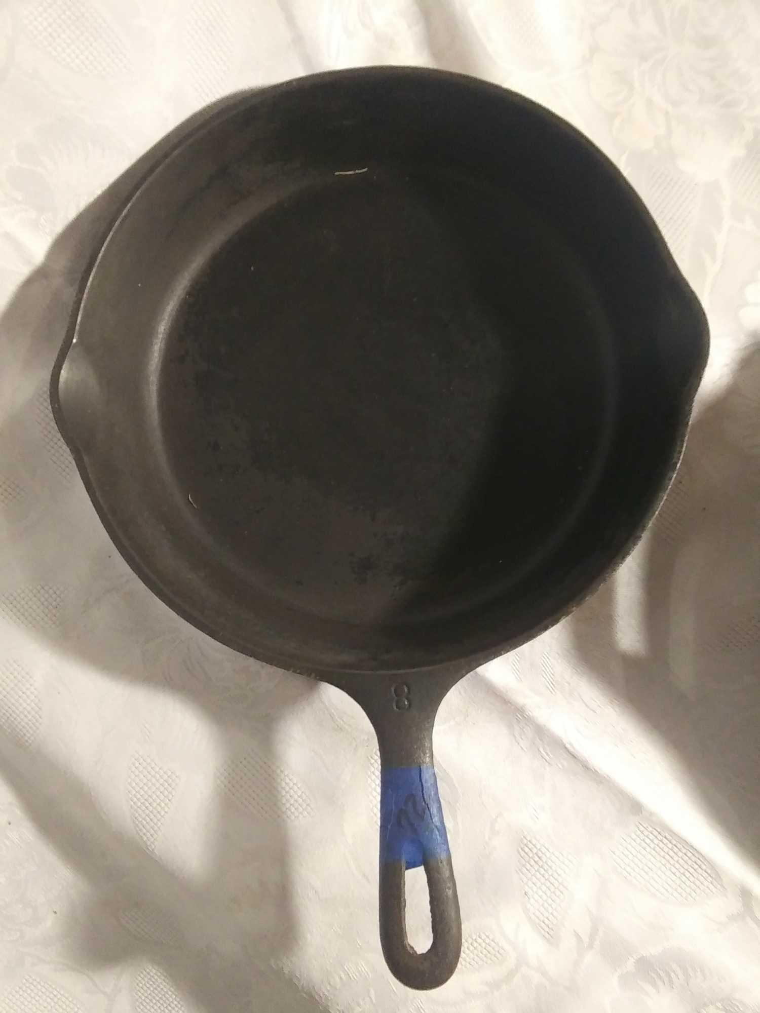 5 Graduated CAST IRON SKILLETS!