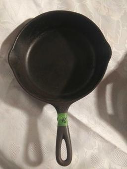 5 Graduated CAST IRON SKILLETS!