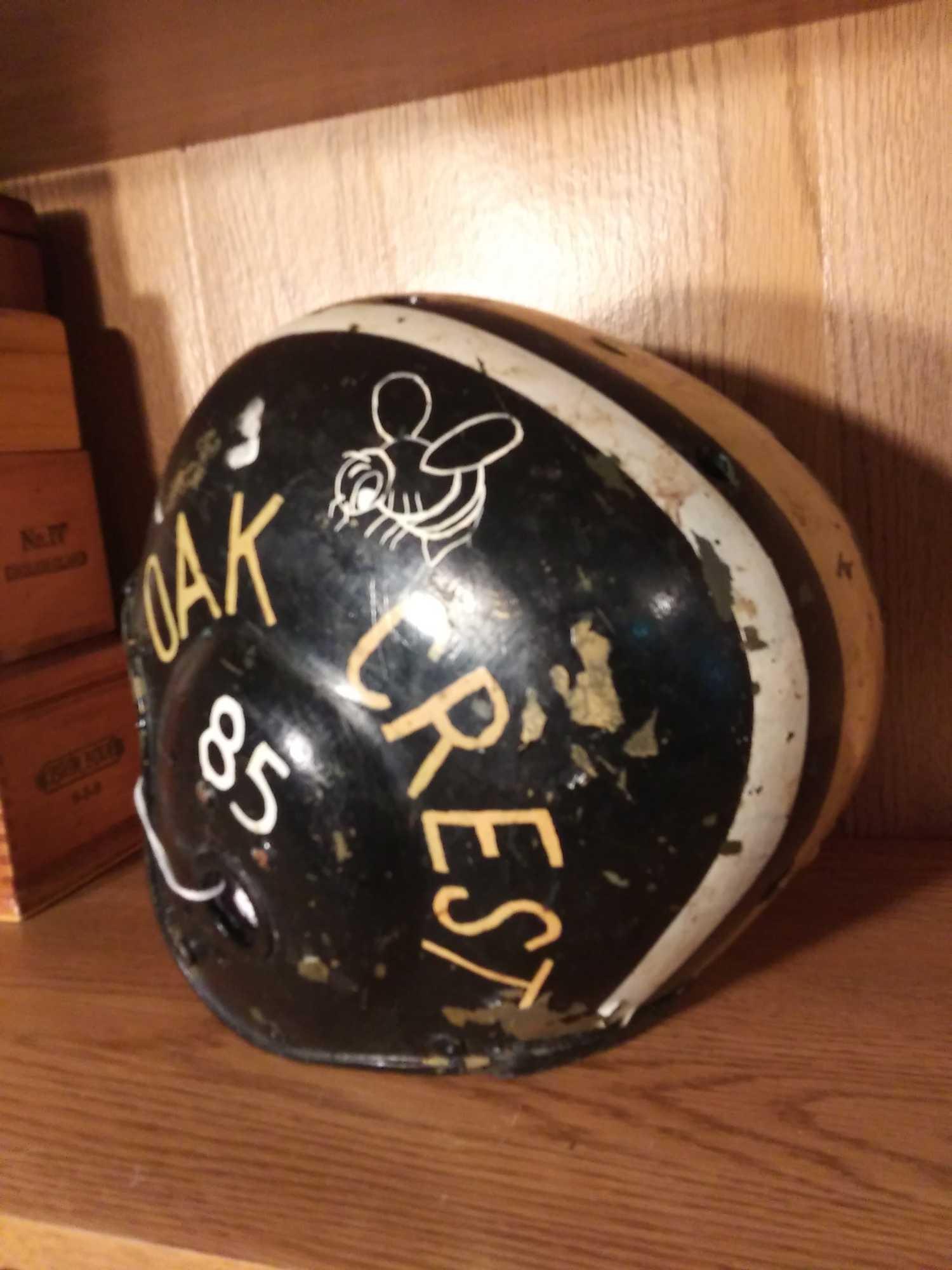 Old Footballer Helmet - 85' Oak Crest Stingers