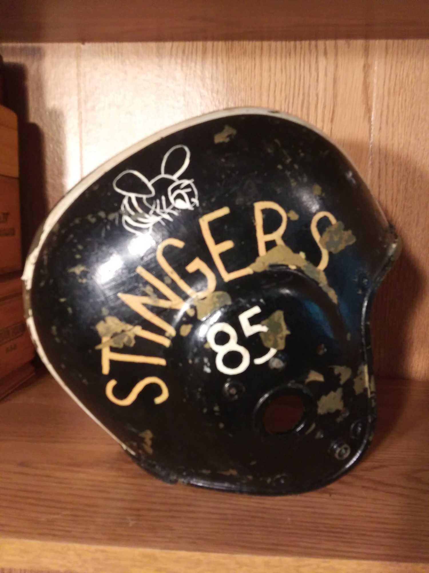 Old Footballer Helmet - 85' Oak Crest Stingers