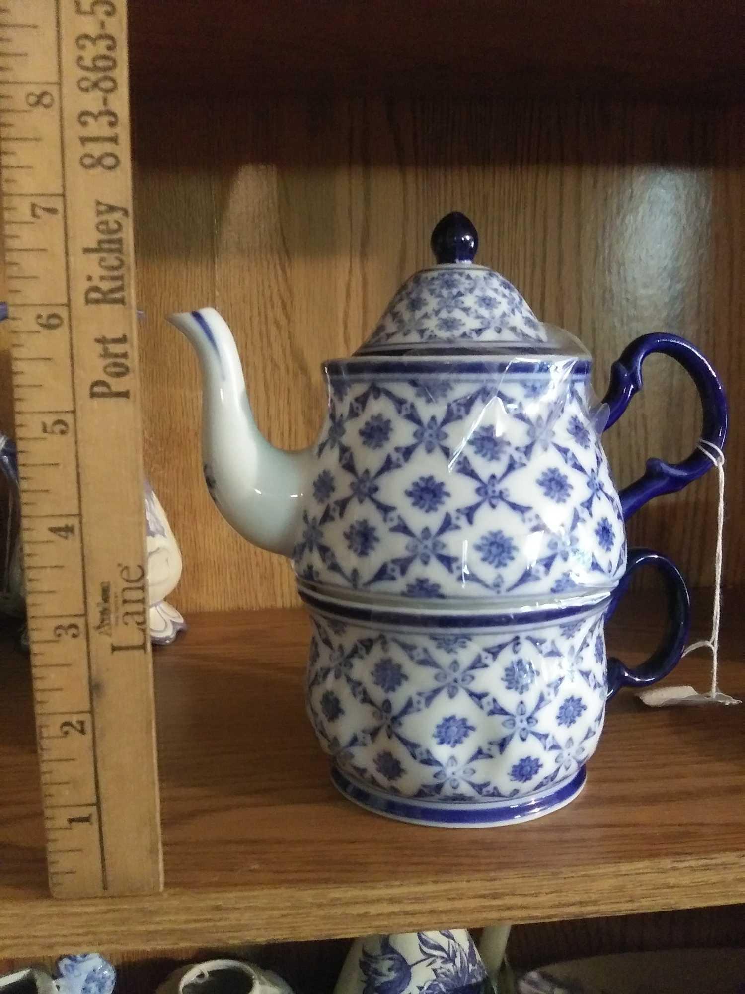 Selection of 10 Blue and White China/Porcelain Pieces Including Stacking Teapot