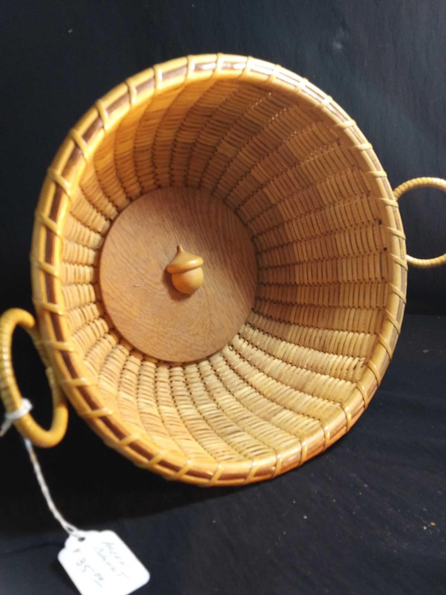 Cute Vintage Double Handled Woven Acorn Basket