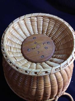 Cute Vintage Double Handled Woven Acorn Basket
