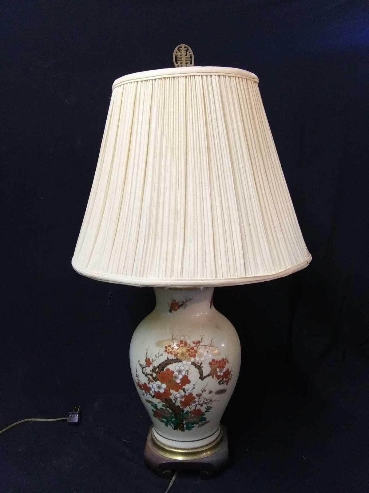 Lovely Ceramic Oriental Table Lamp