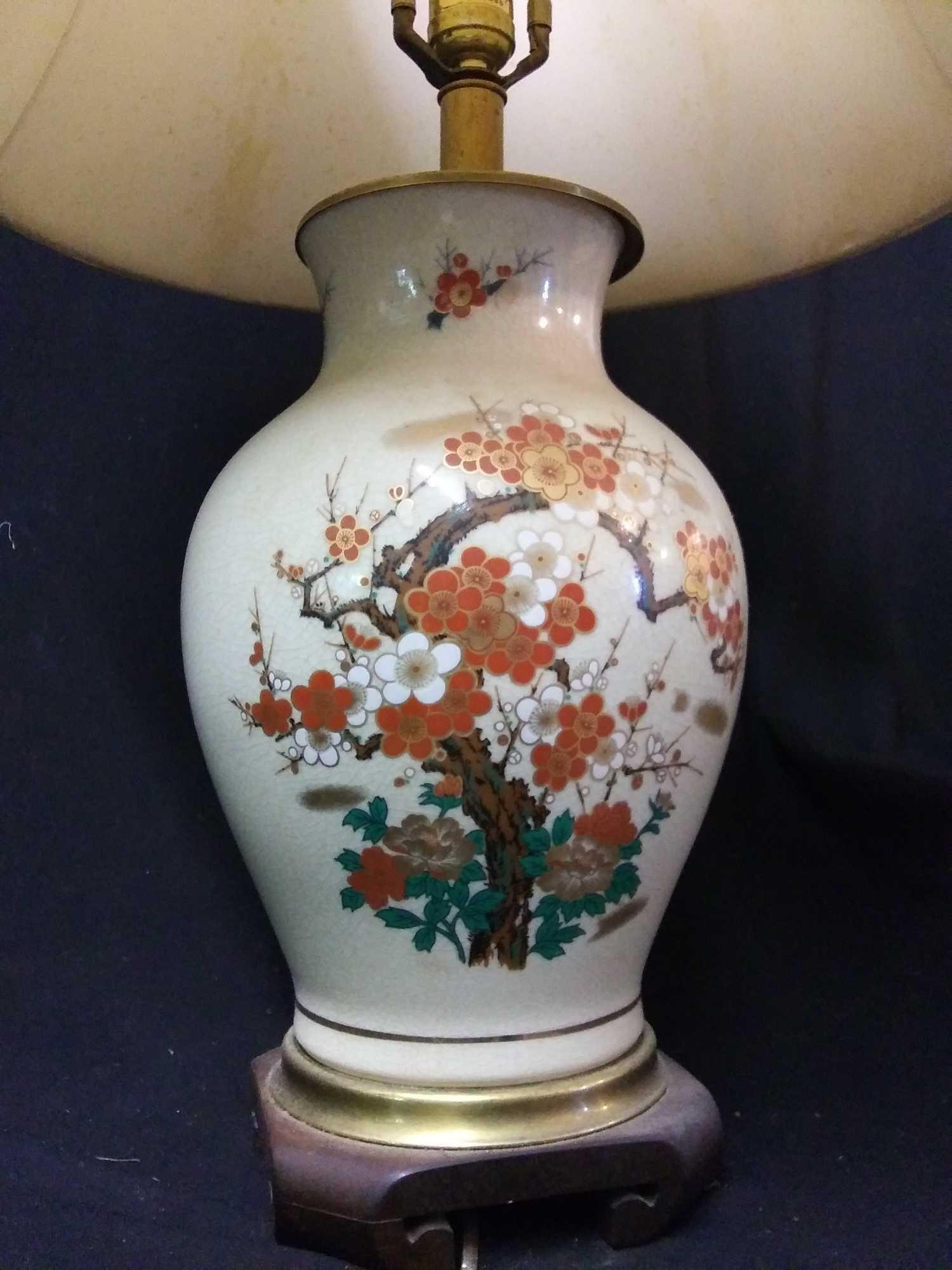 Lovely Ceramic Oriental Table Lamp