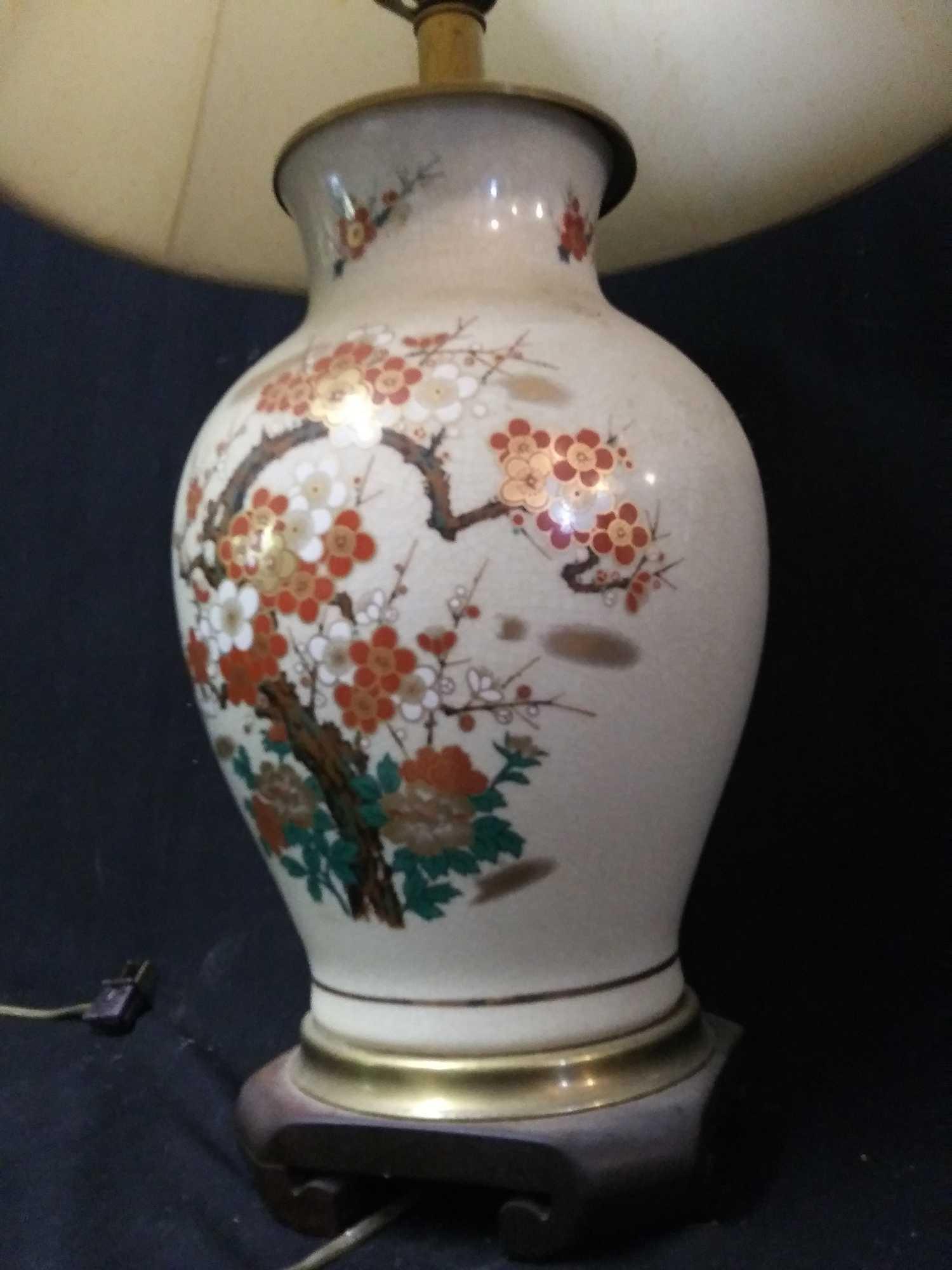 Lovely Ceramic Oriental Table Lamp