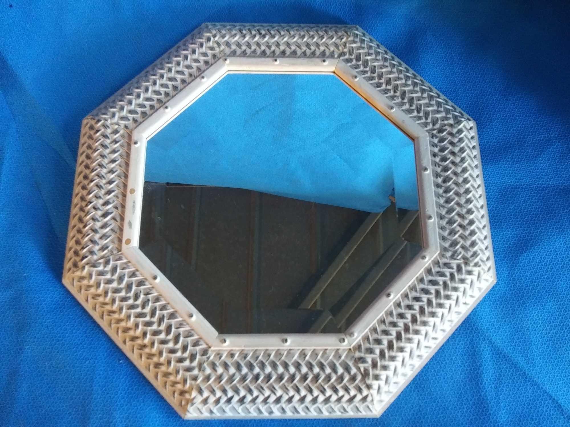 Vintage Carolina Mirror Co Company Wooden Thatched Pattern 18" Octagonal Mirror