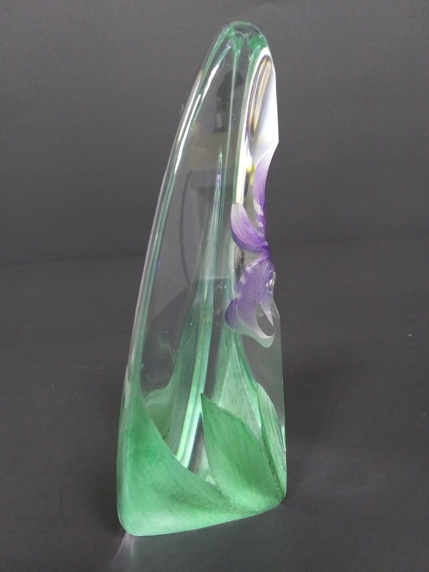 SIGNED MATS JONASSON Sweden Iris Flower Art Cut Glass Paperweight