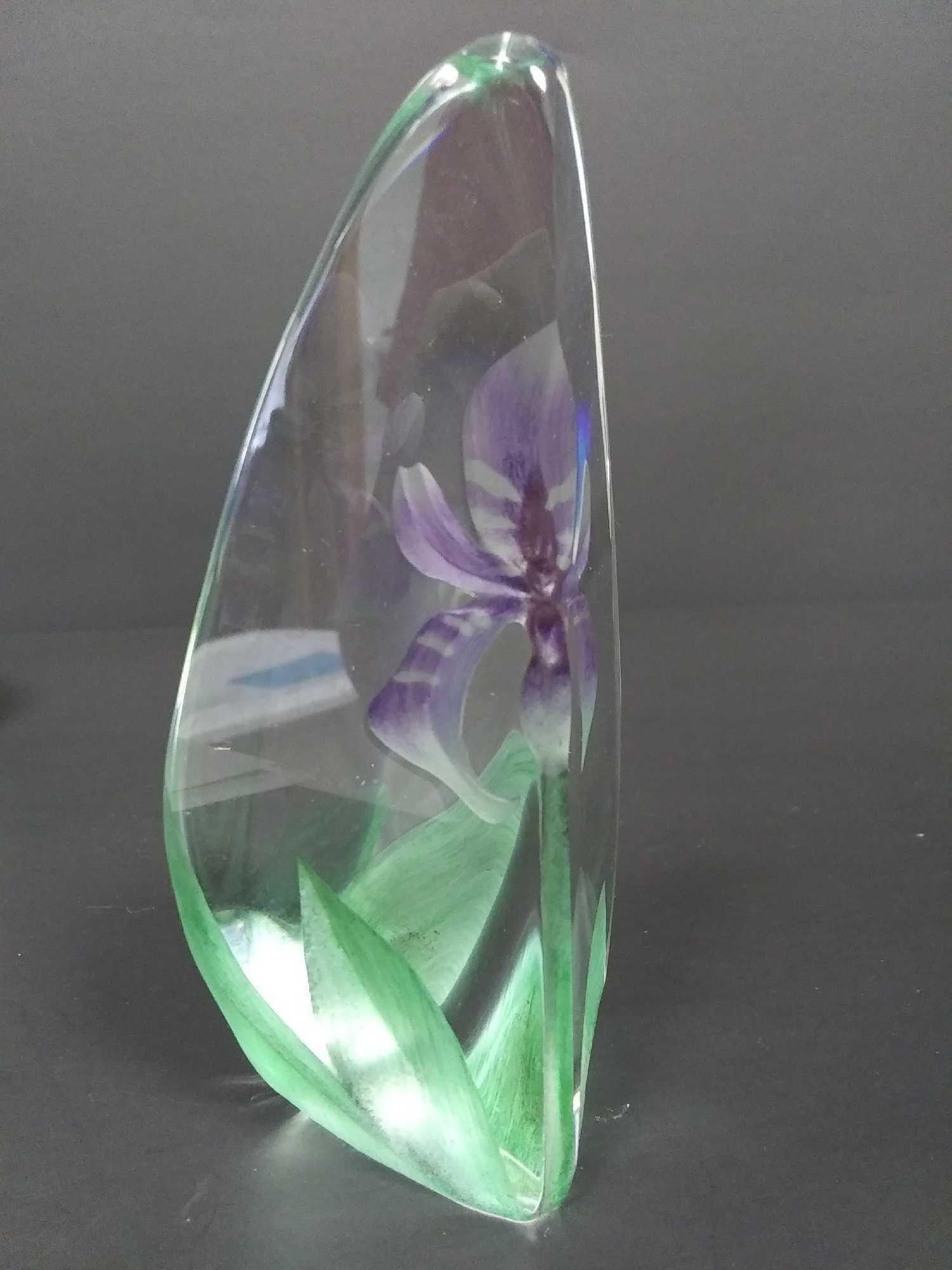 SIGNED MATS JONASSON Sweden Iris Flower Art Cut Glass Paperweight