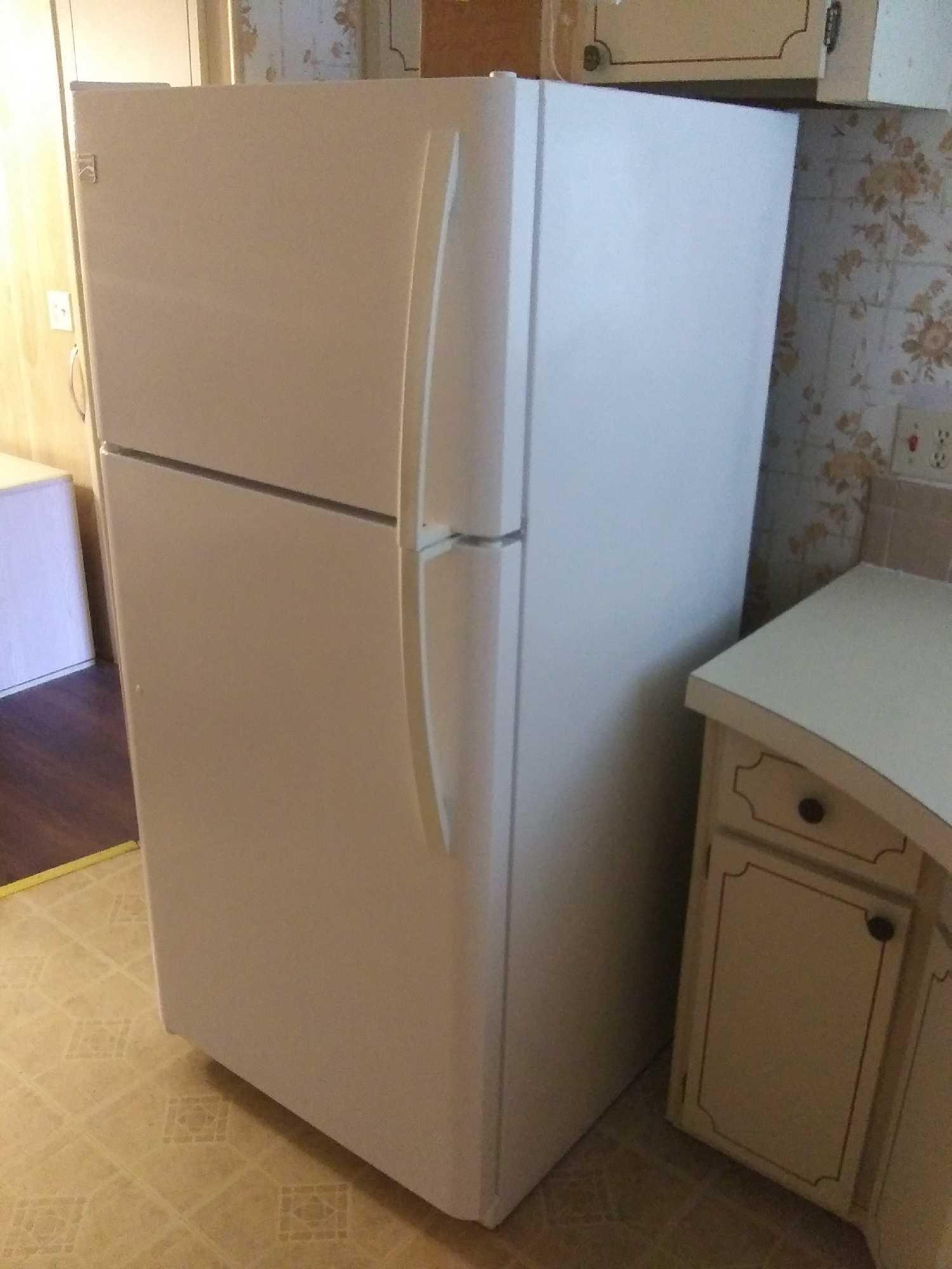 Kenmore Freezer-top Refrigerator