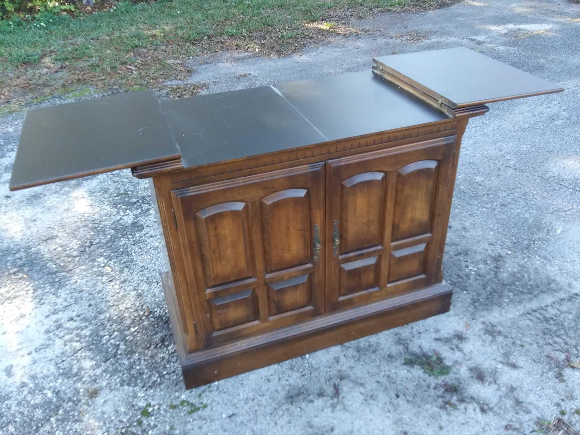 Ethan Allen Maple Classic Manor Flip Top Server