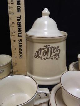 (17) Pc Pfaltzgraff Village pattern 8 Place Coffee set