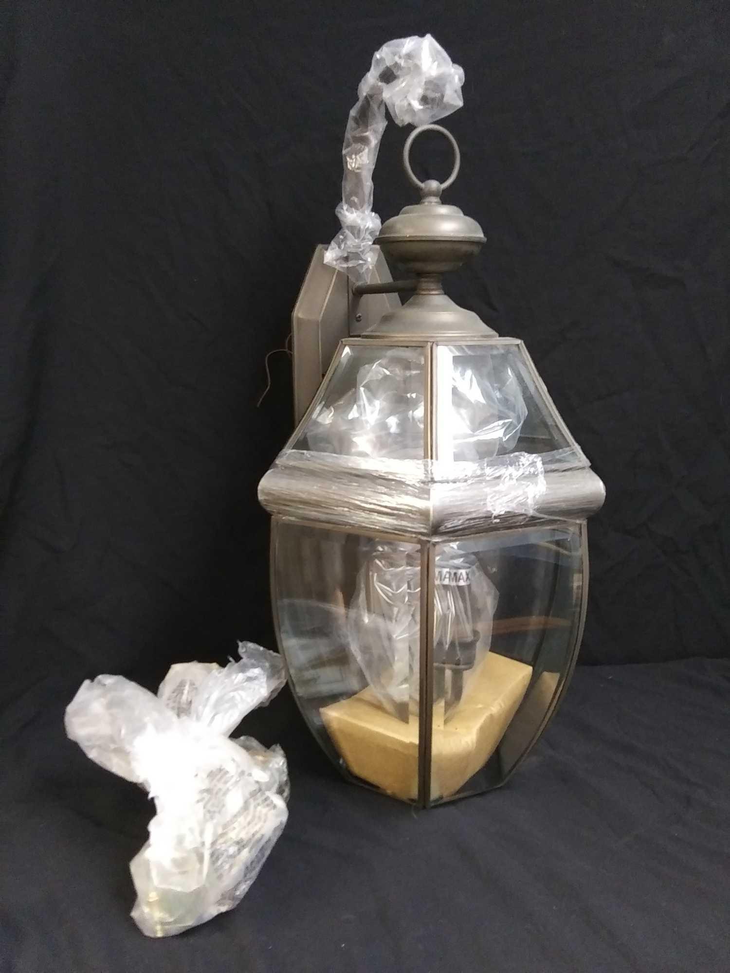 NEW UNUSED Large Exterior Wall Mounted Light Fixture