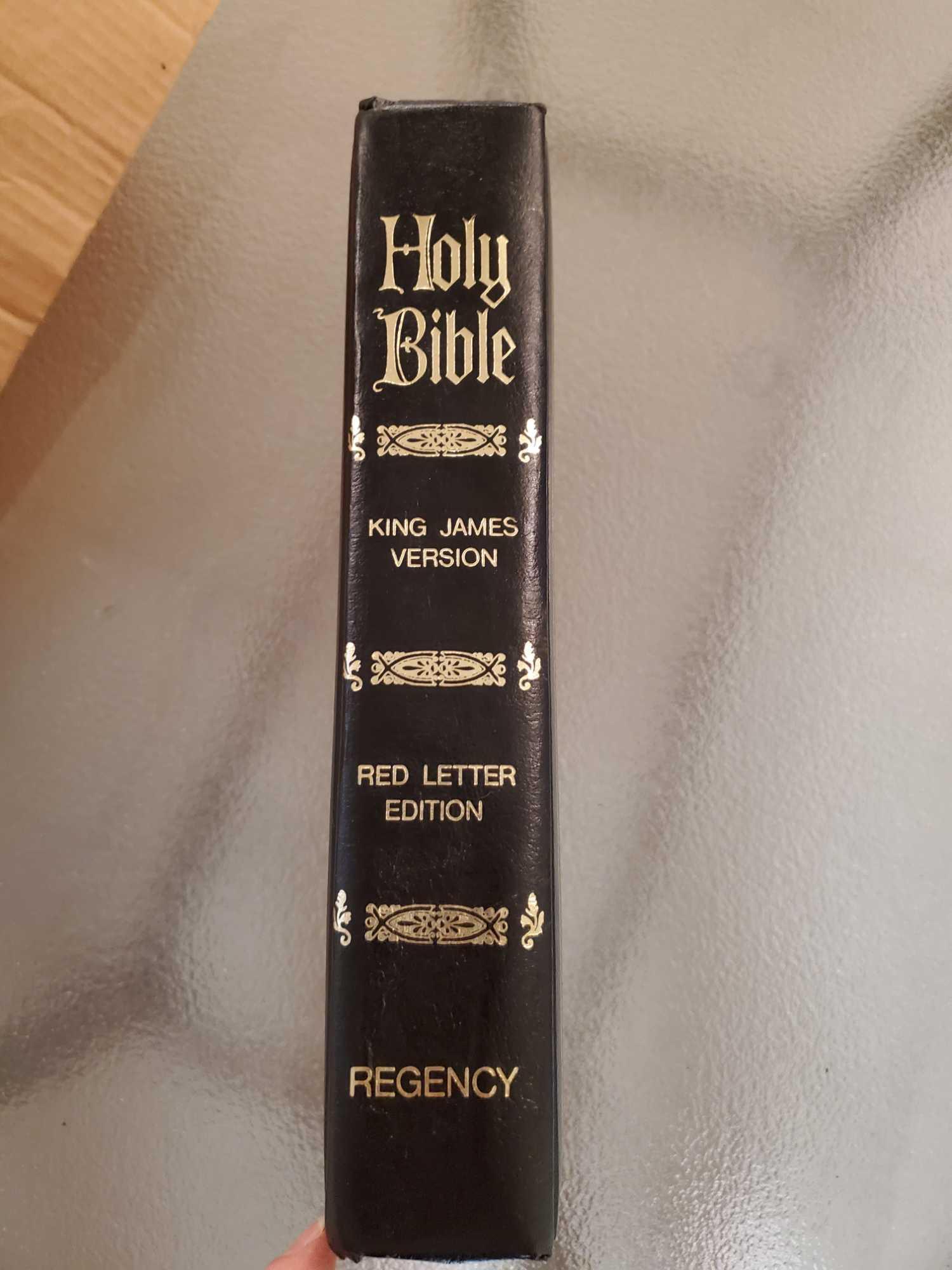 Holy Bible, king James version, red letter edition, family