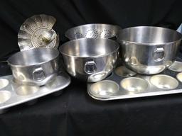 aluminum kitchen, including Farberware nesting mixing bowls