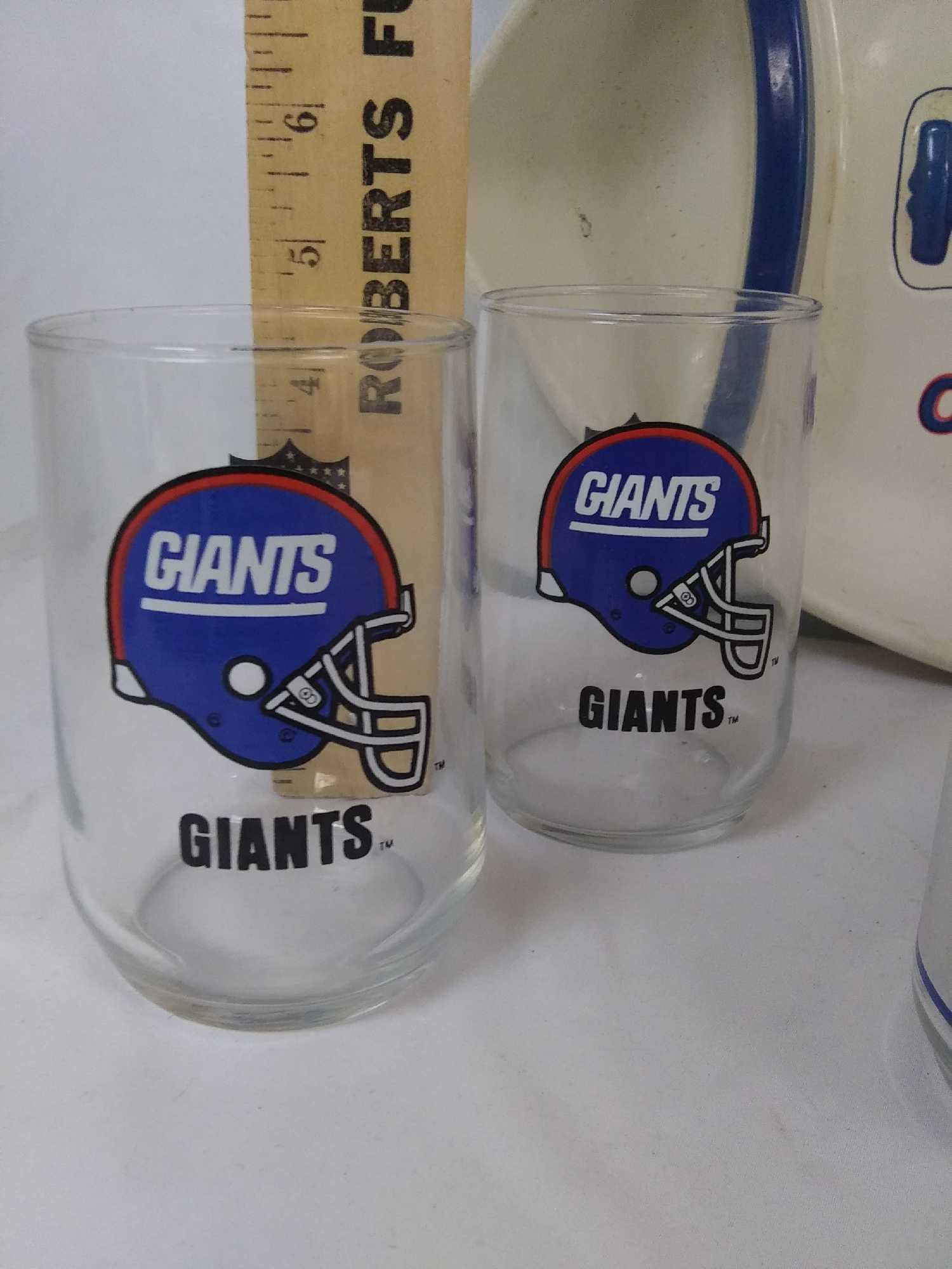 7 Pc Vintage NFL New York Giants Tumblers and Resin Snack Tray