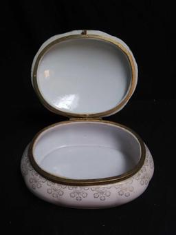 Antique Vienna Antique Porcelain Dresser Box