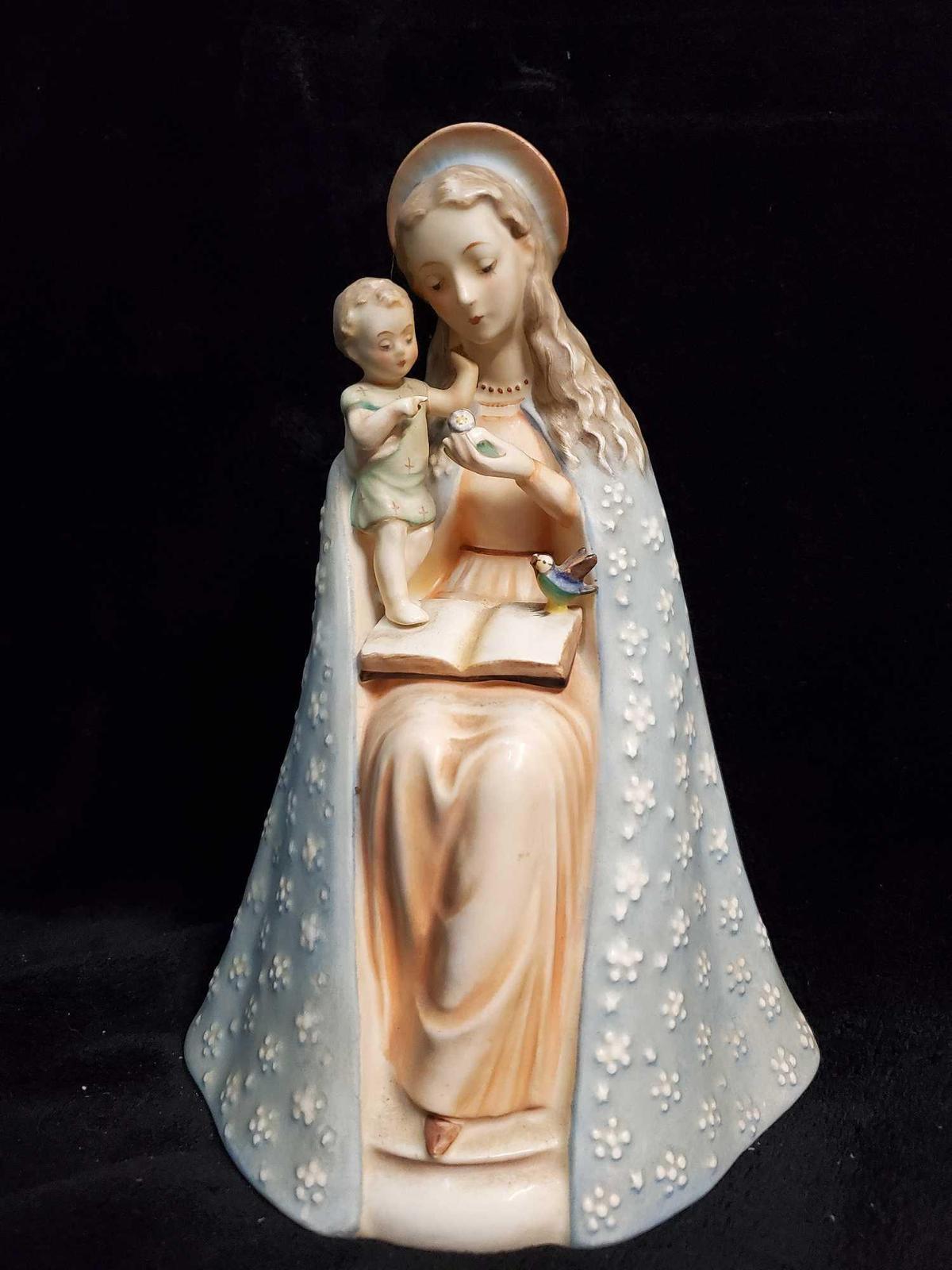 Beautiful MADONNA and CHILD, Vintage HUMMEL, Germany